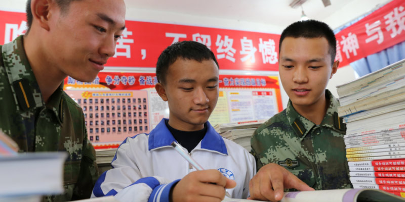 研究生强军计划，是为人民军队培养骨干力量的重要举措
