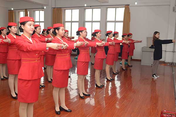 正规空乘大学有哪些？空乘专业有哪些优势