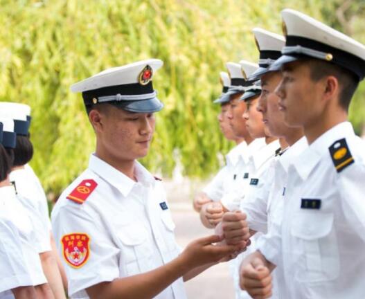 进行军队文职招聘考试要准备什么